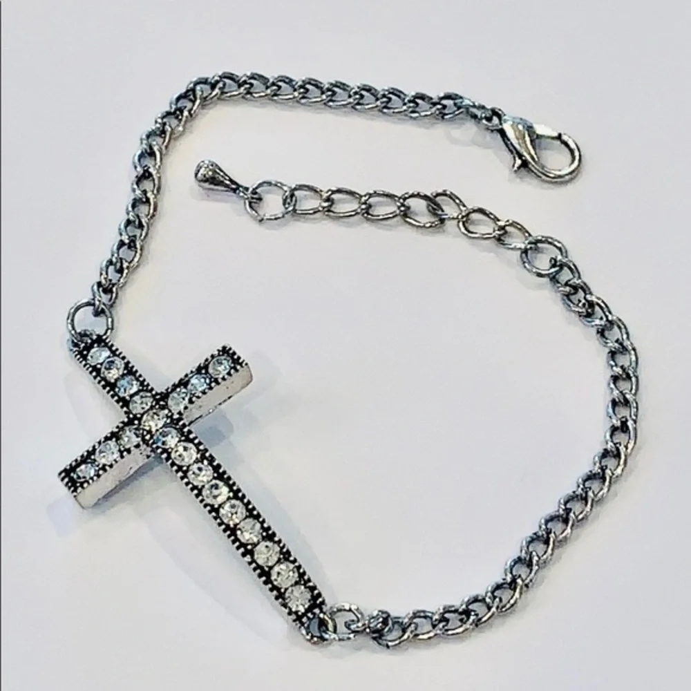 💐5/25 simple floating rhinestone silver cross